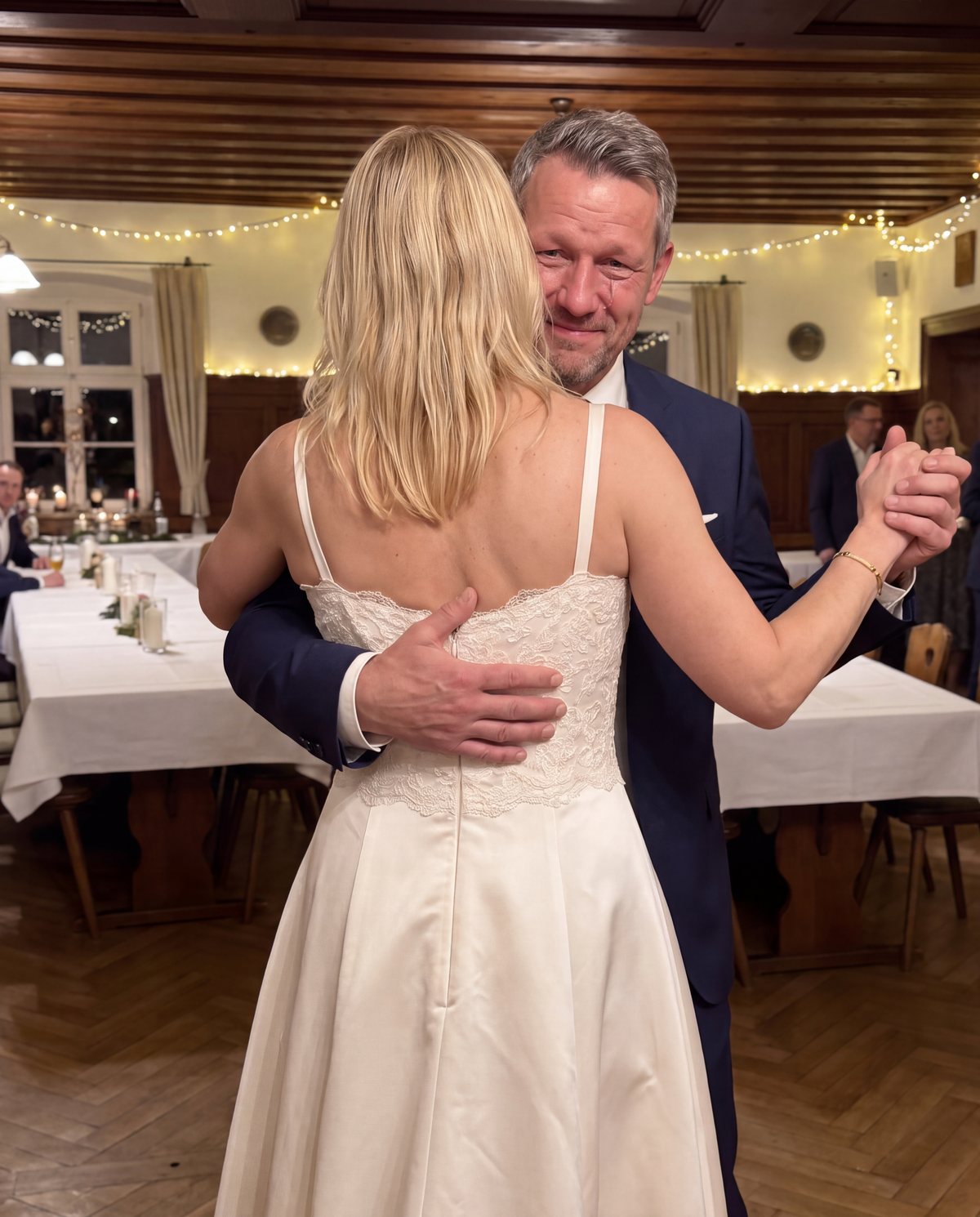 Dezember 2025: das Kleid ist zu, Walzer mit Thomas